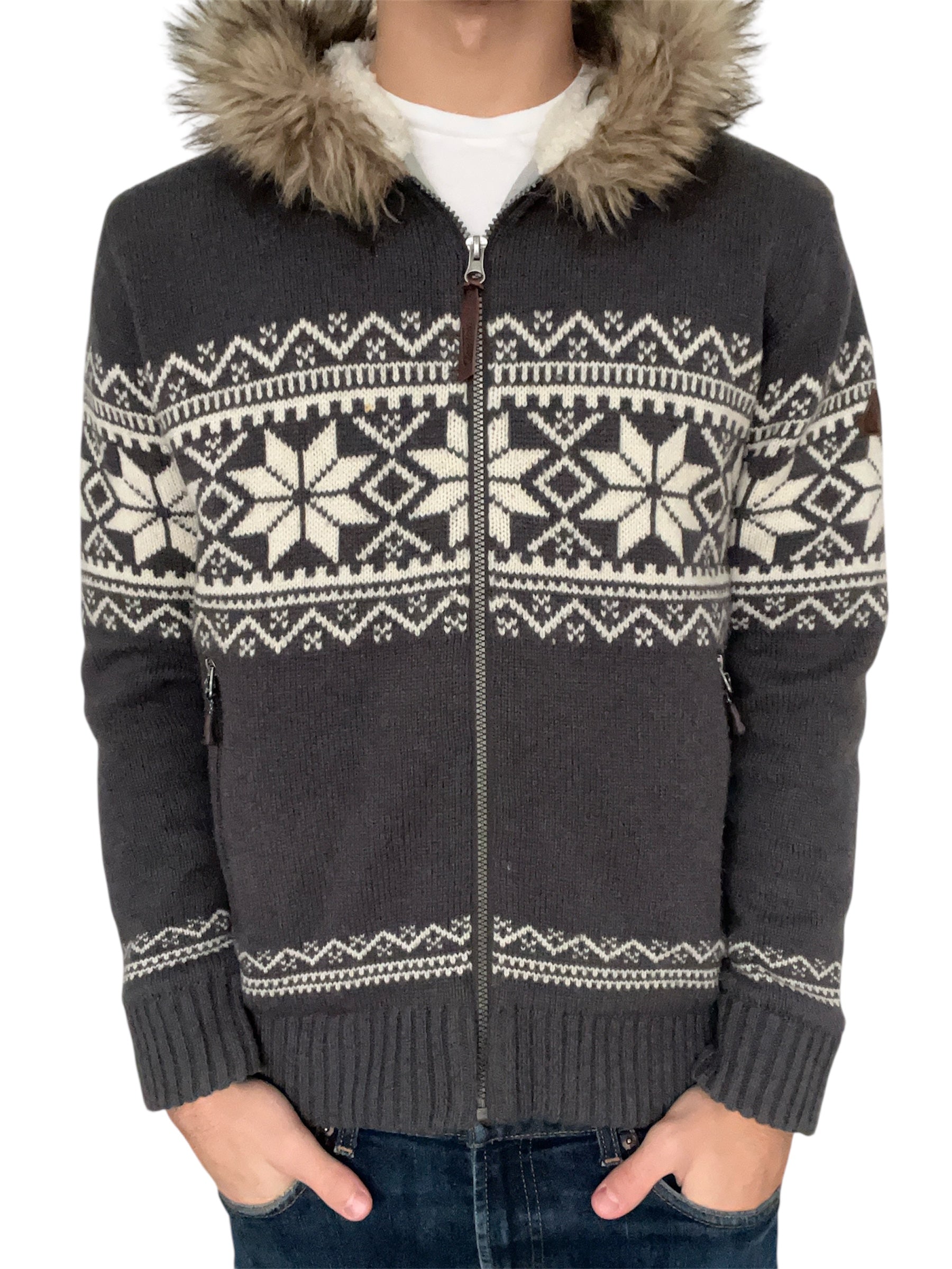 Knitted cardigan with fur