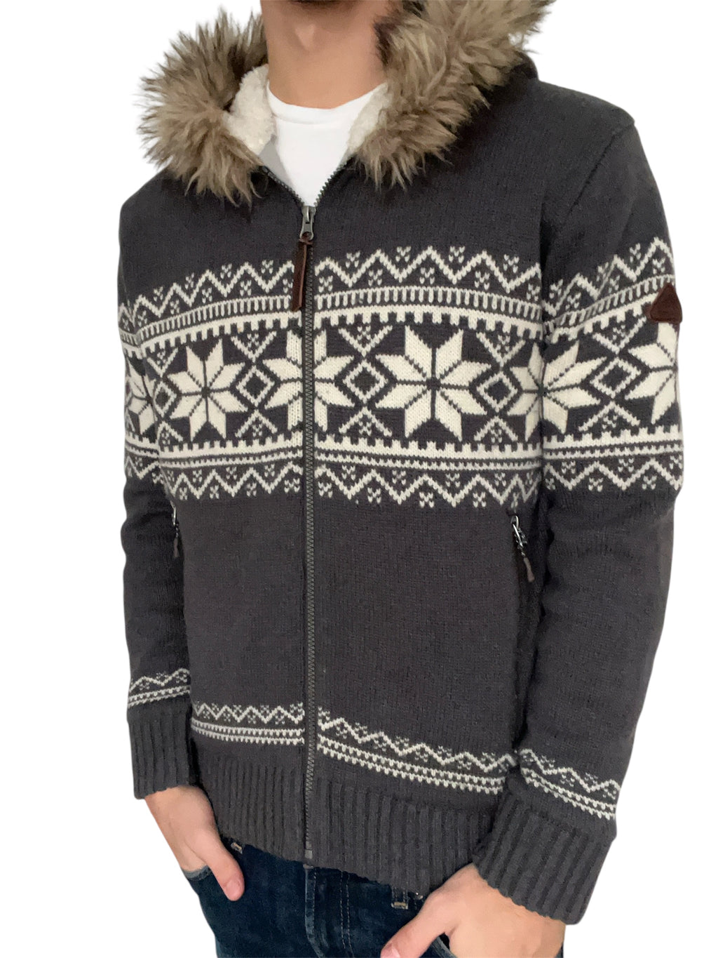 Knitted cardigan with fur